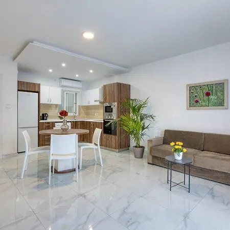 Modern 2-br With Views Of Valletta Lejlighed