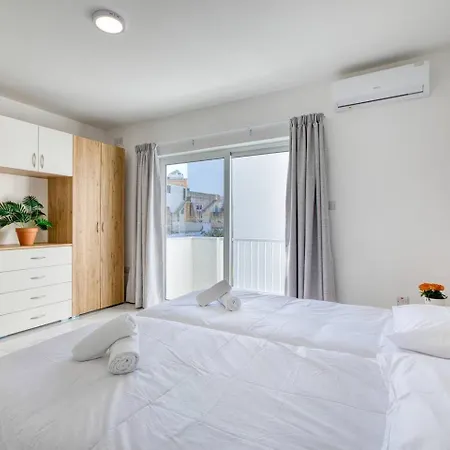 Modern 2-br With Views Of Valletta Appartamento Pietà